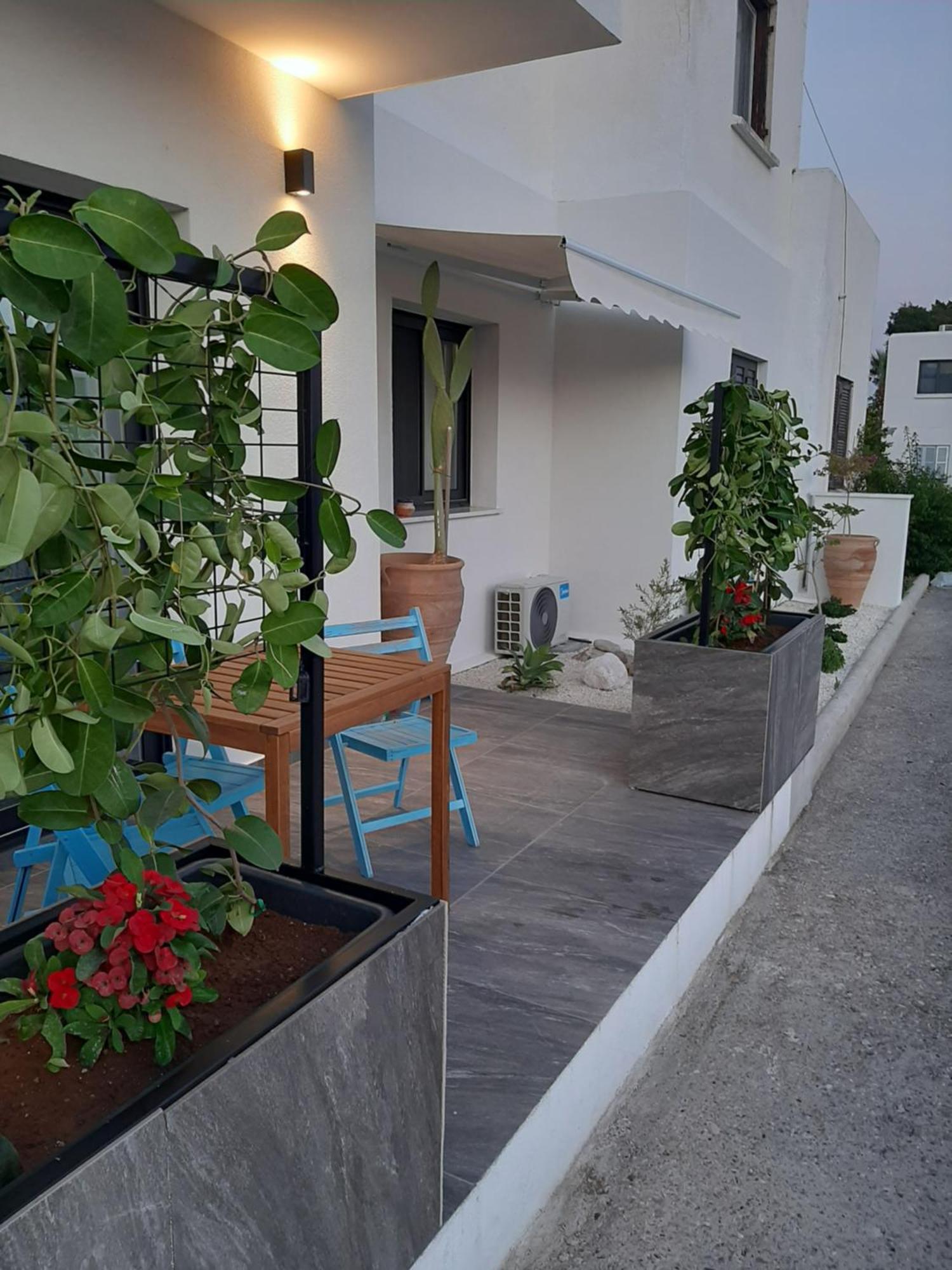 Shades Of Blue Apartment. דירה Paphos